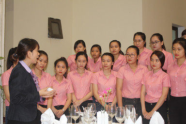Sinh viên du lịch - thực tập khách sạn